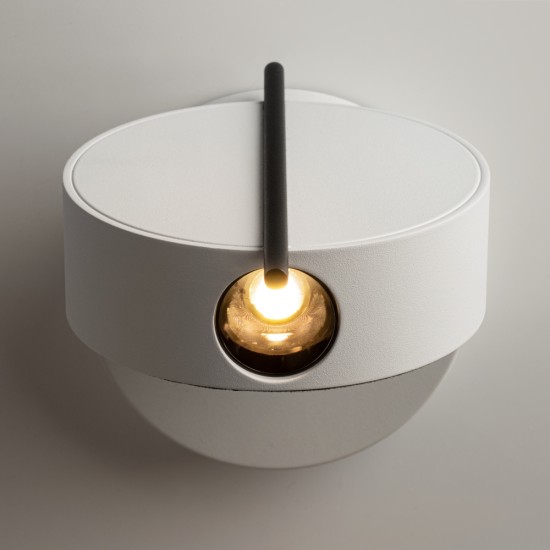 Seinavalgusti Nuance, valge - Valgustus Luminance'ilt