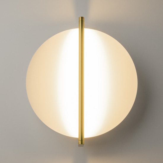 Seinavalgusti Mira, kuld - Valgustus Luminance'ilt