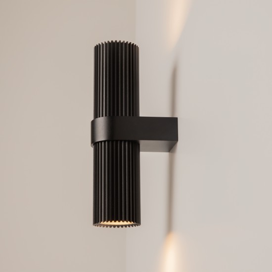 Seinavalgusti Dynamics, must - Valgustus Luminance'ilt
