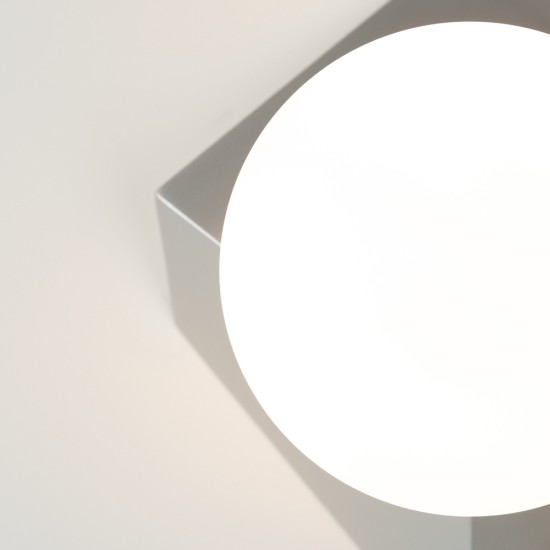 Seinavalgusti Cubeo, Platinum - Valgustus Luminance'ilt