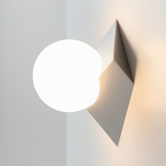 Seinavalgusti Cubeo, Platinum - Valgustus Luminance'ilt