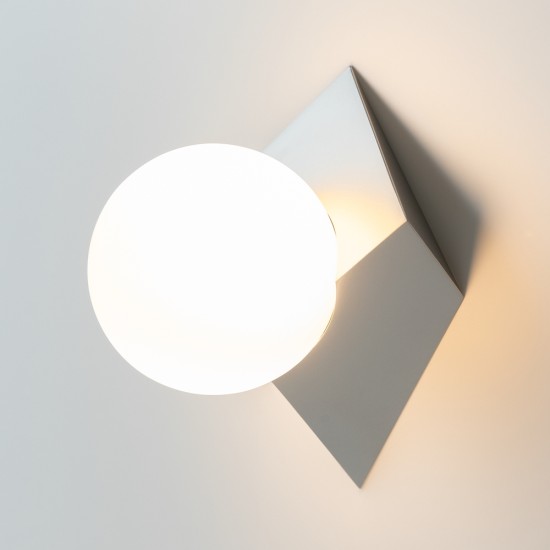 Seinavalgusti Cubeo, Platinum - Valgustus Luminance'ilt