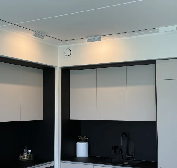 Track lighting installation: Air Track and AIR LINEAR 3000K spotlights in the client’s interior - Lighting by Luminance Track lighting installation: Air Track and AIR LINEAR 3000K spotlights in the client’s interior - Lighting by Luminance