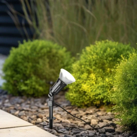 Caceres kohtvalgusti, must - Valgustus Luminance'ilt